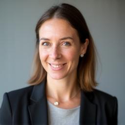 Anna Schmidt Headshot
